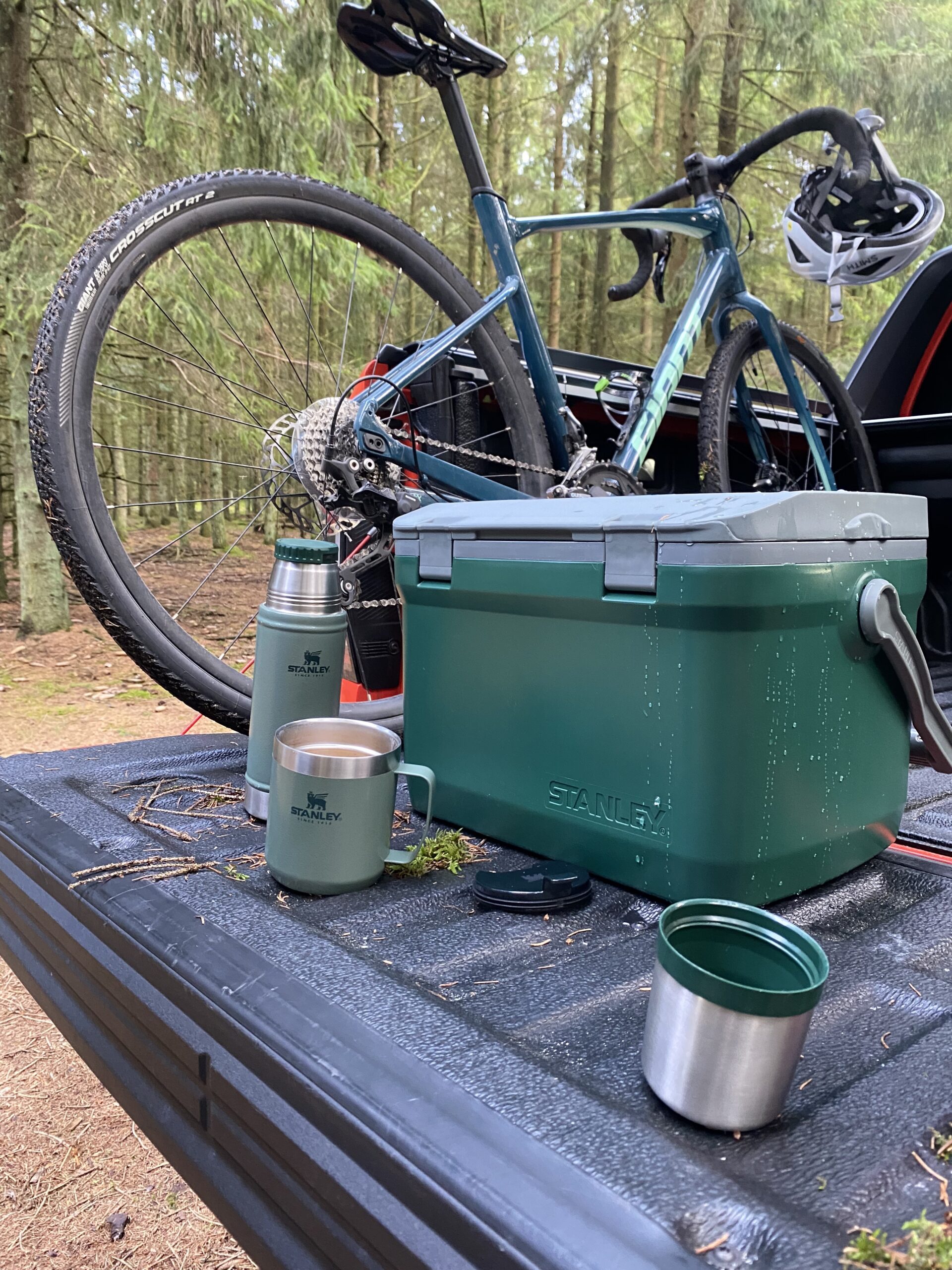 stanley-koeleboks-stanley-termoflaske-stanley-kop-gravel-cykel