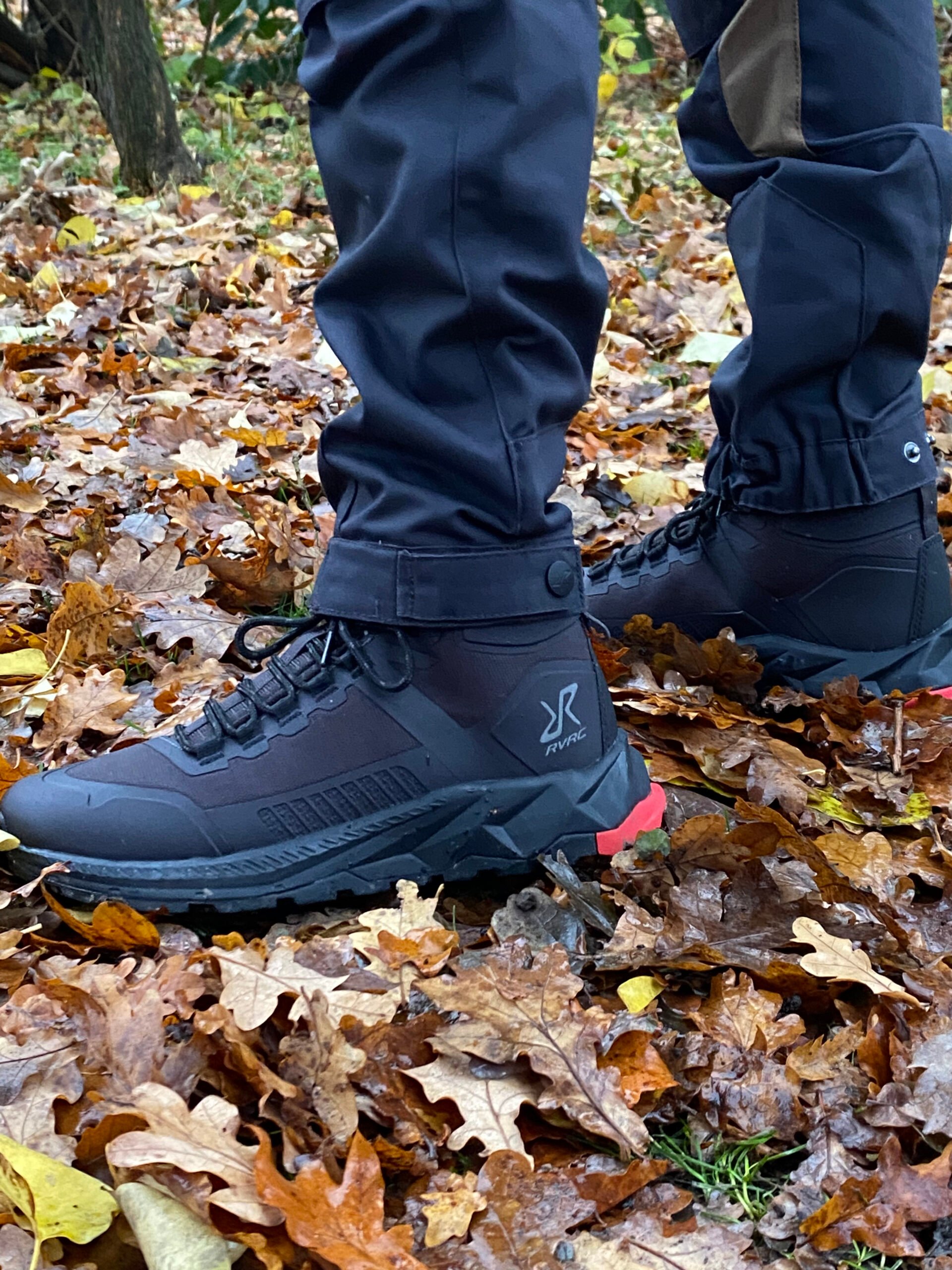 revolutionrace-phantom-trail-mid-waterproof-vandrestoevler-sort-01