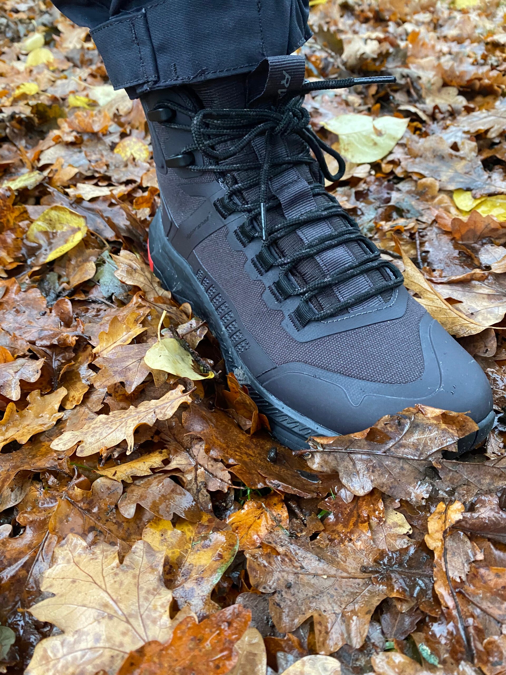 revolutionrace-phantom-trail-mid-waterproof-vandrestoevler-sort-06