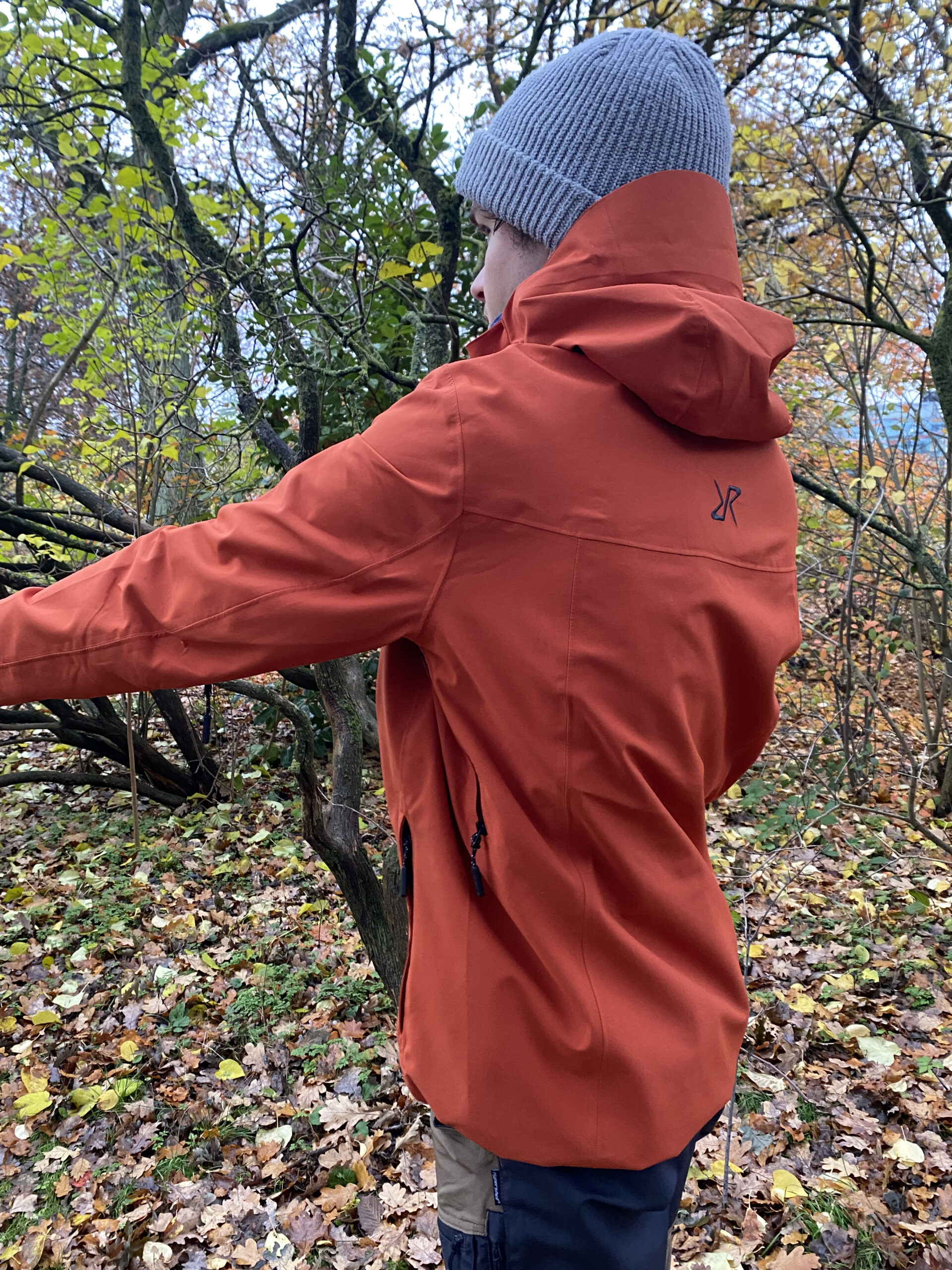 revolutionrace-whisper-skaljakke-autumn-christian-02