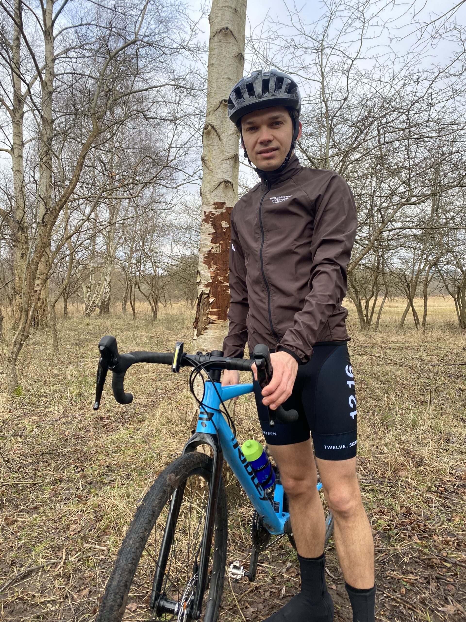 twelvesixteen-cykel-vindjakke-unik-microfiber-201-moerkebrun-05
