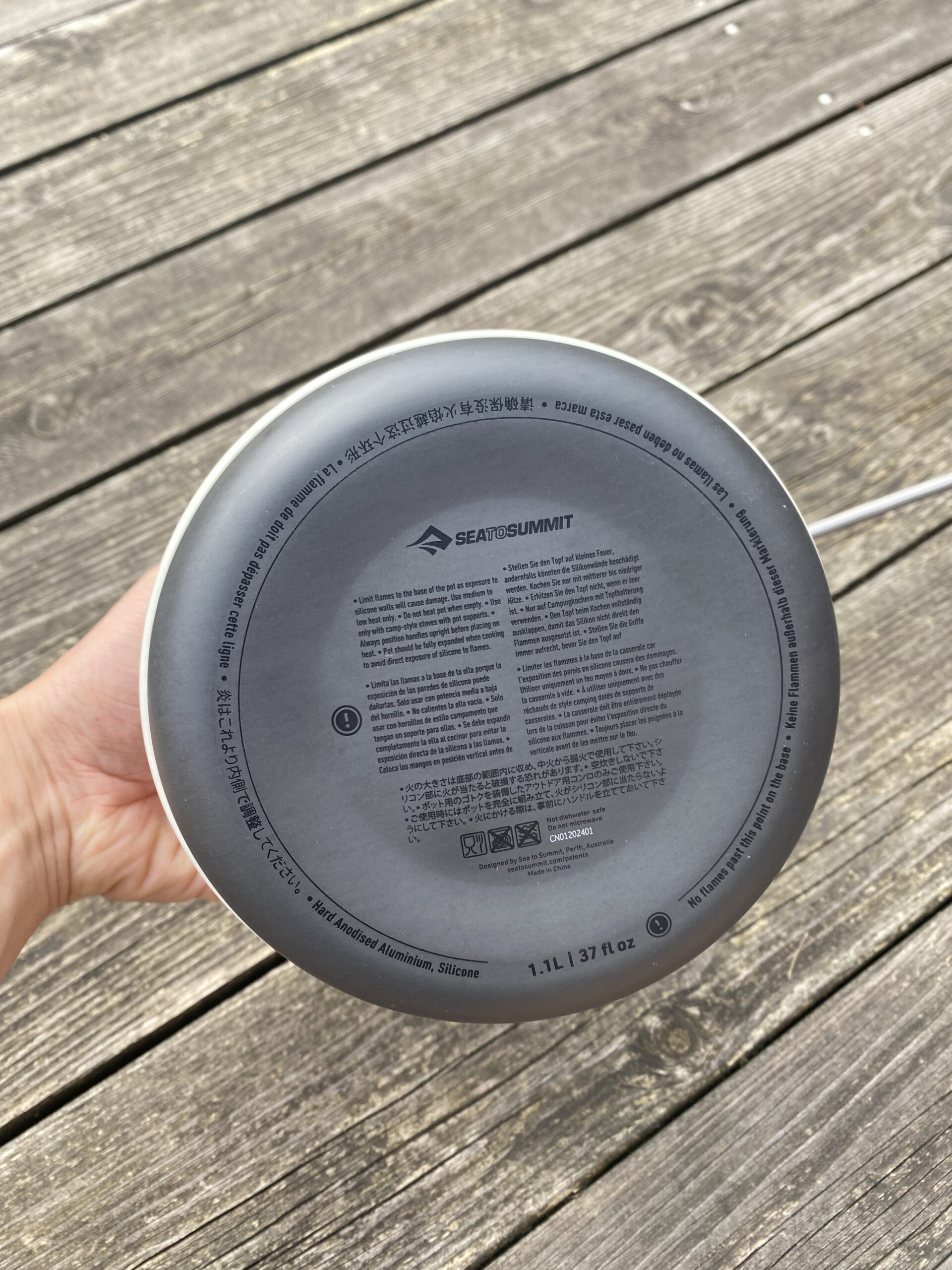 sea-to-summit-ultralight-collapsible-kettle-02