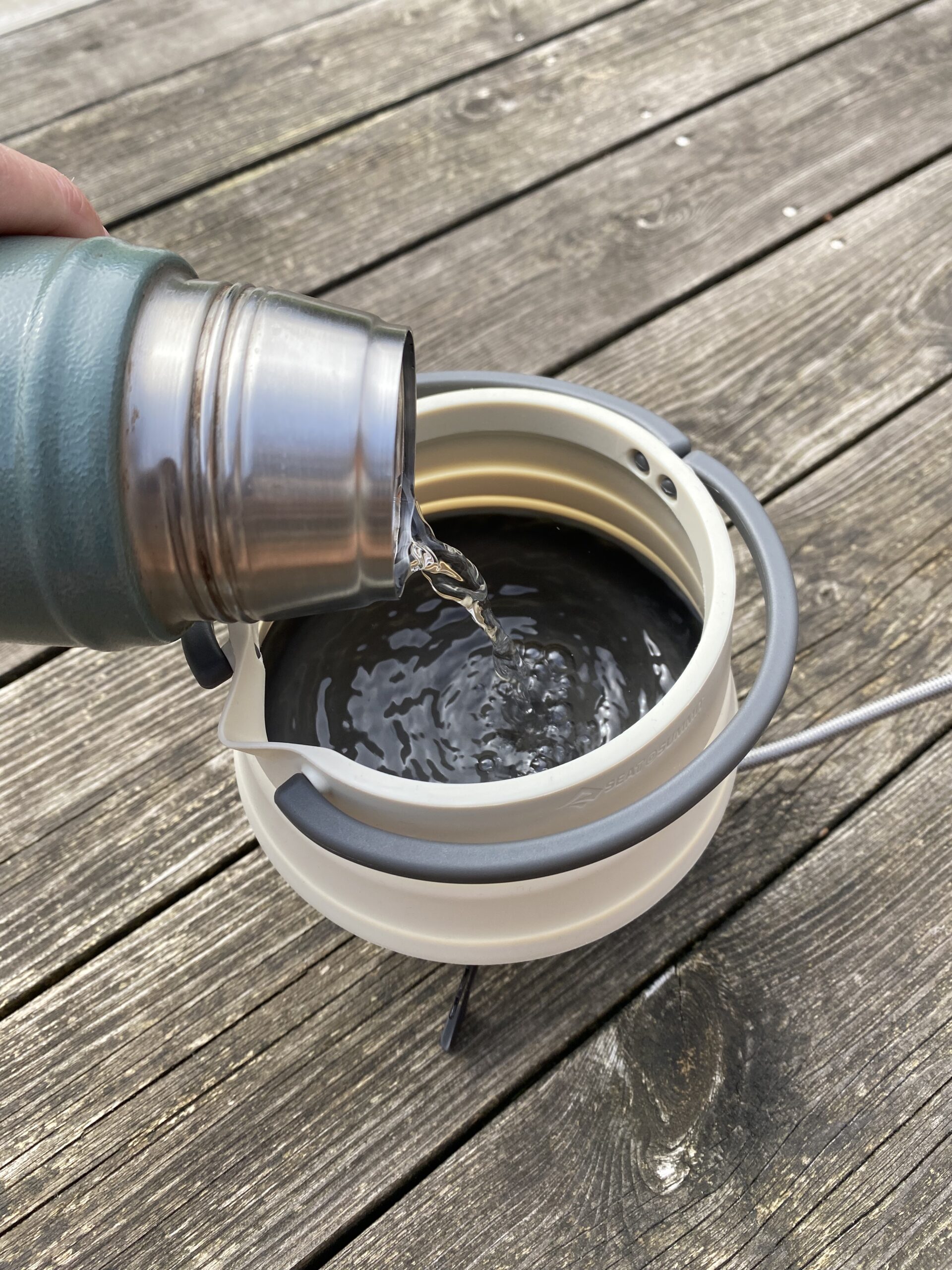 sea-to-summit-ultralight-collapsible-kettle-03