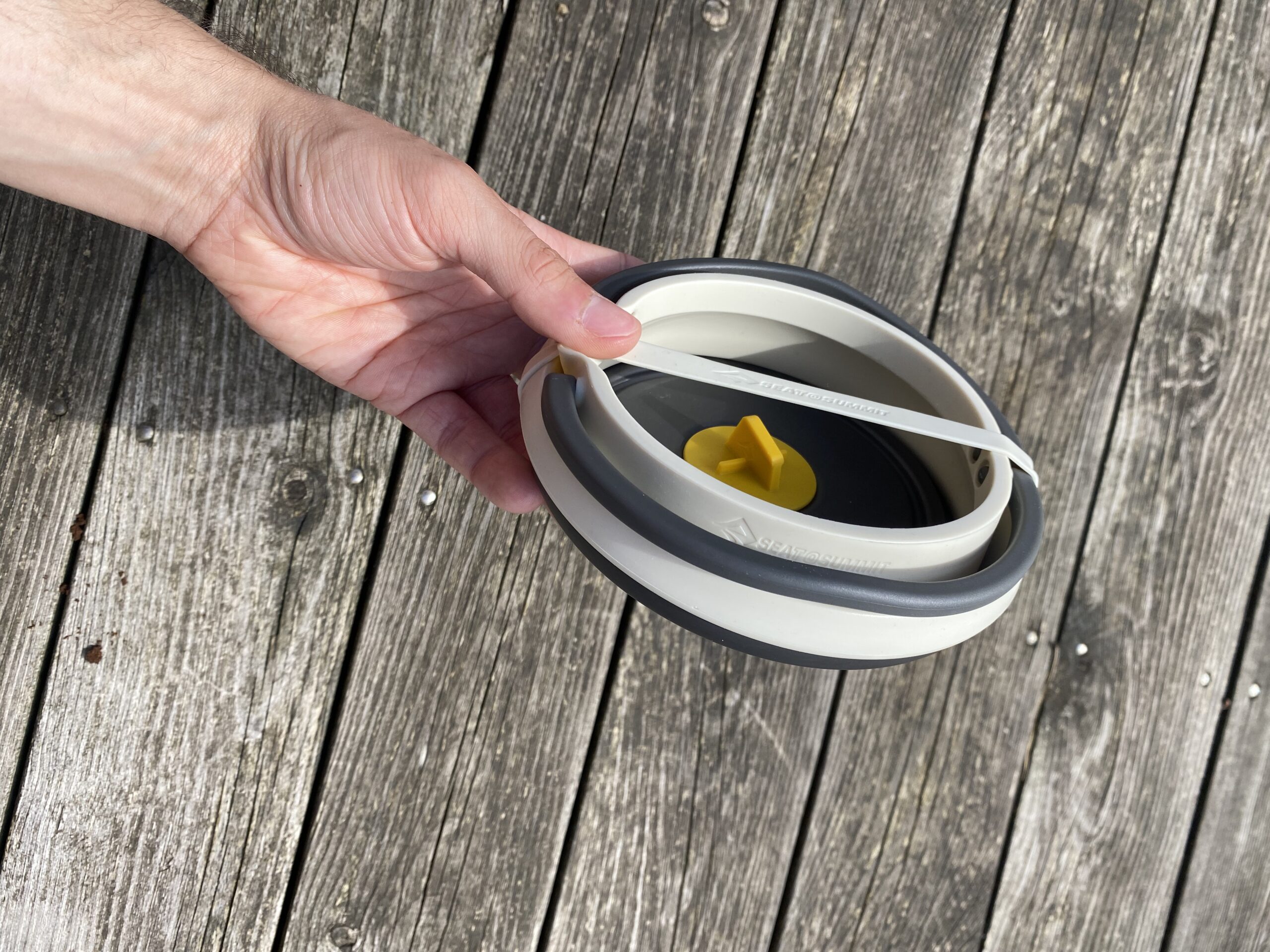 sea-to-summit-ultralight-collapsible-kettle-09