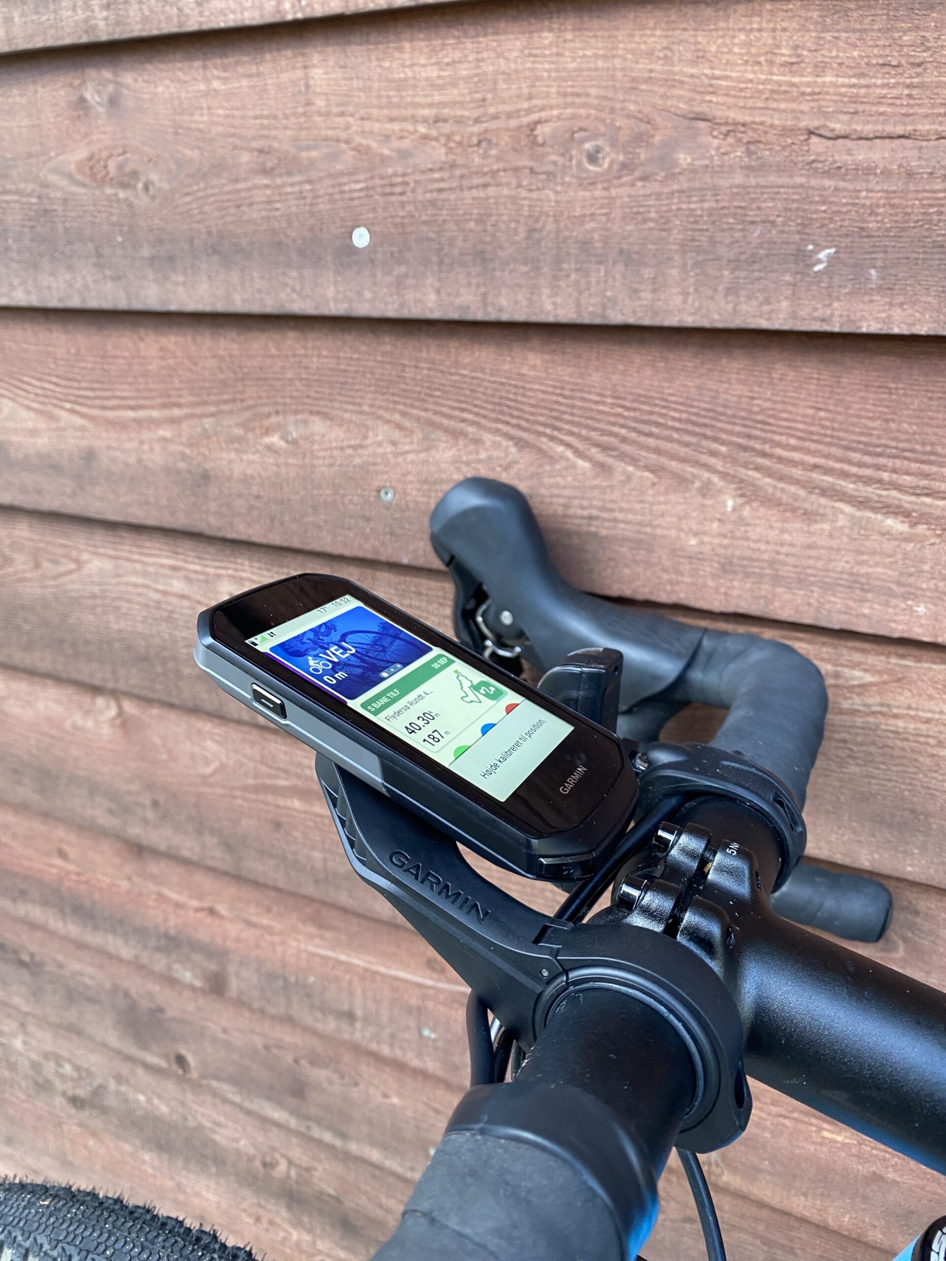 garmin-edge-1050-cykelcomputer-paa-gravel-bike