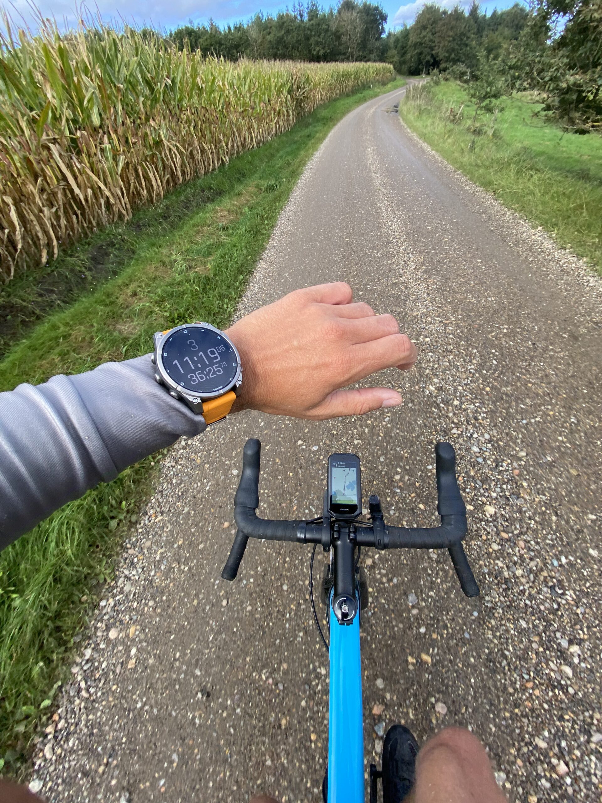 garmin-edge-1050-cykelcomputer-og-garmin-fenix-8