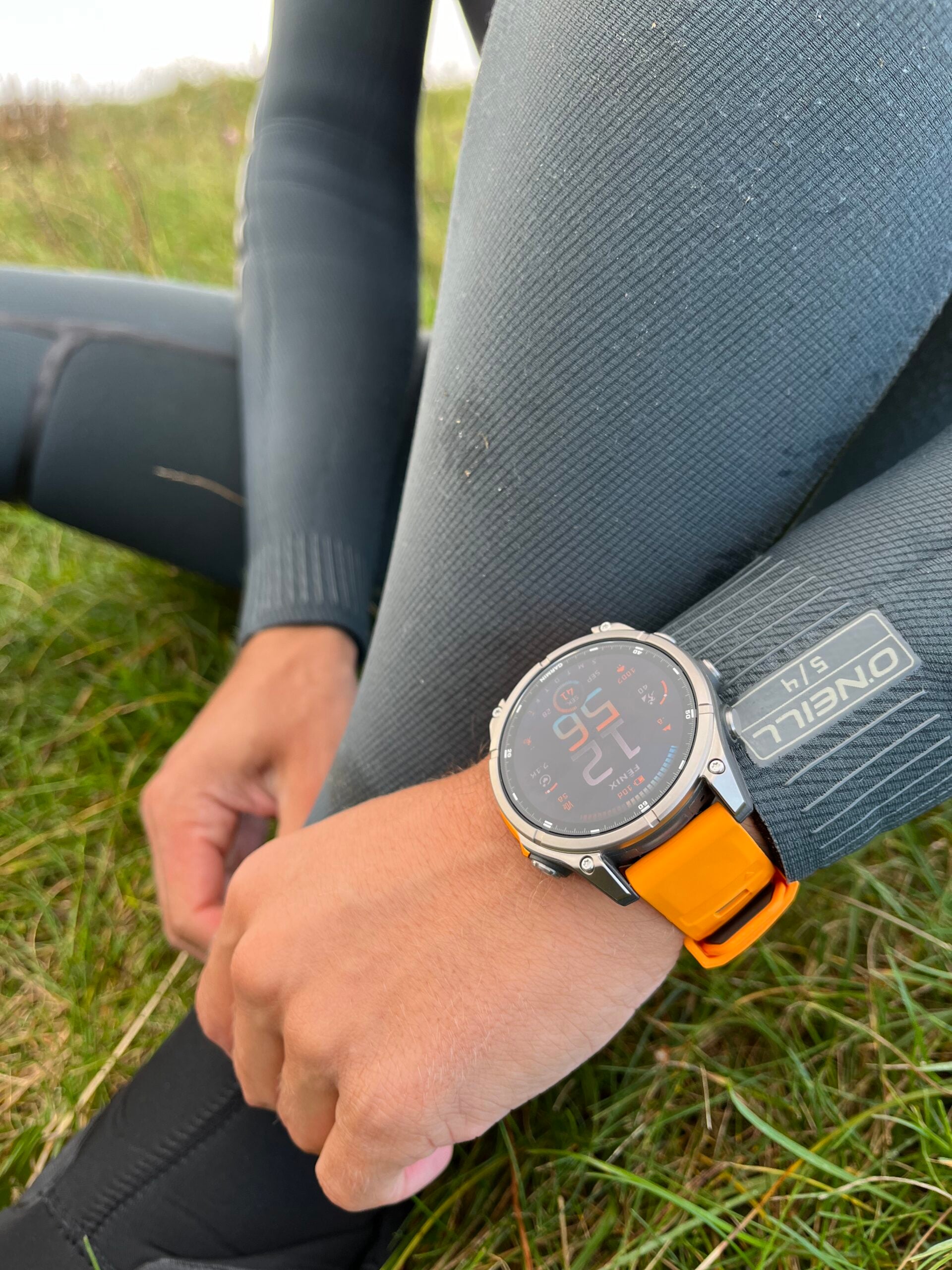 garmin-fenix-8-amoled-sapphire-windsurfing-01