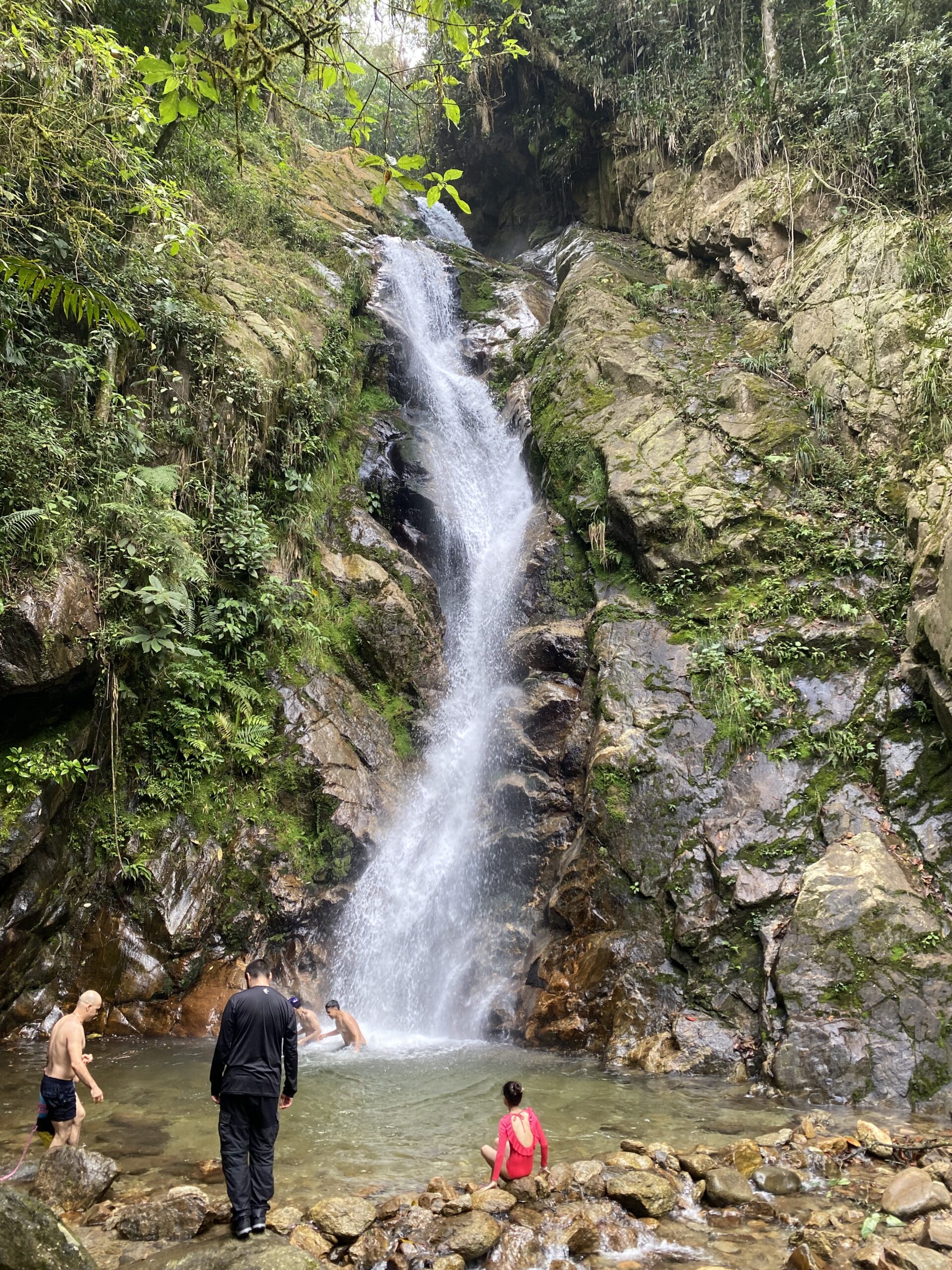 chorro-campanas-vandfald-og-mennesker