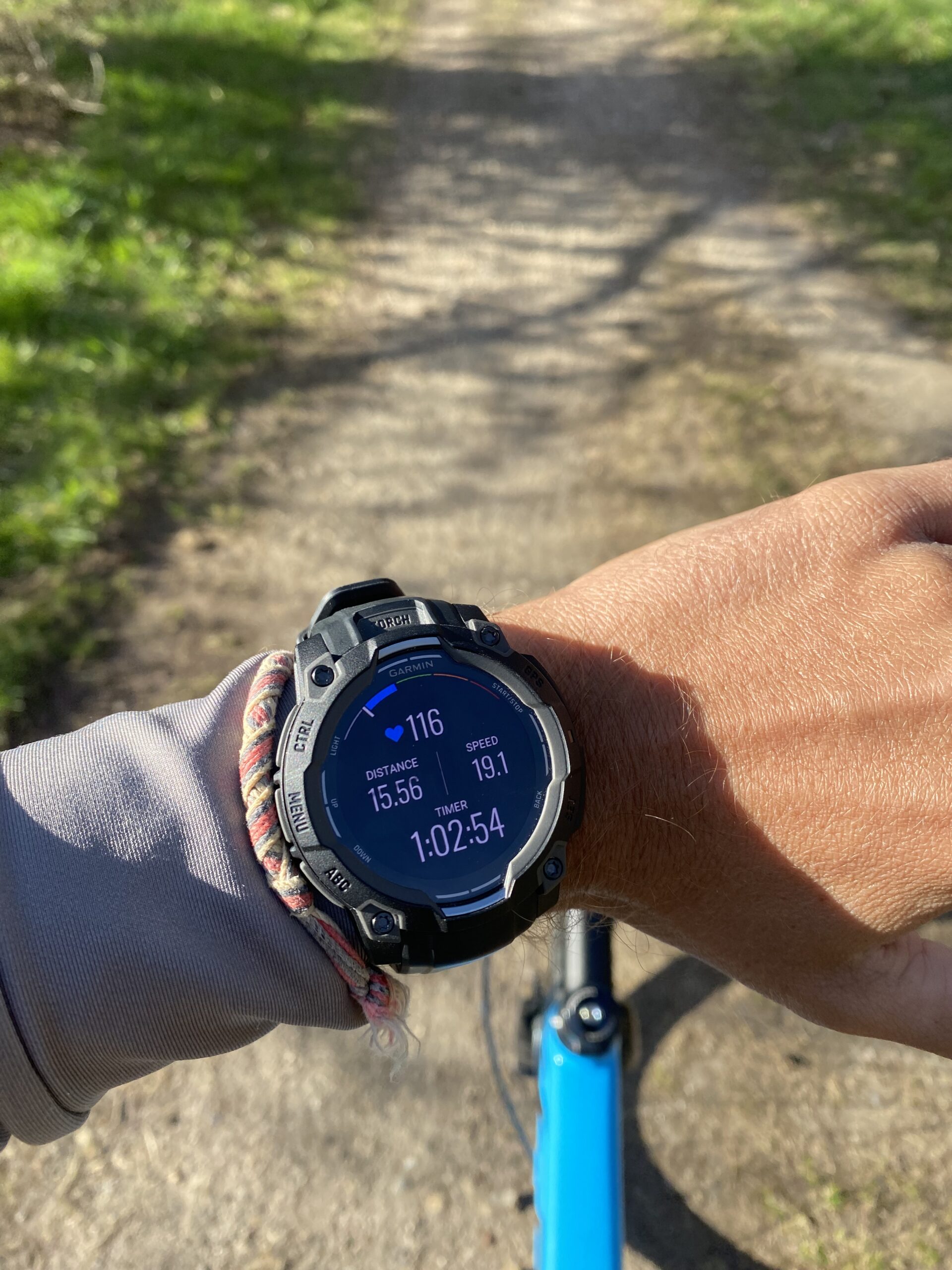 garmin-instinct-3-paa-cykeltur-04