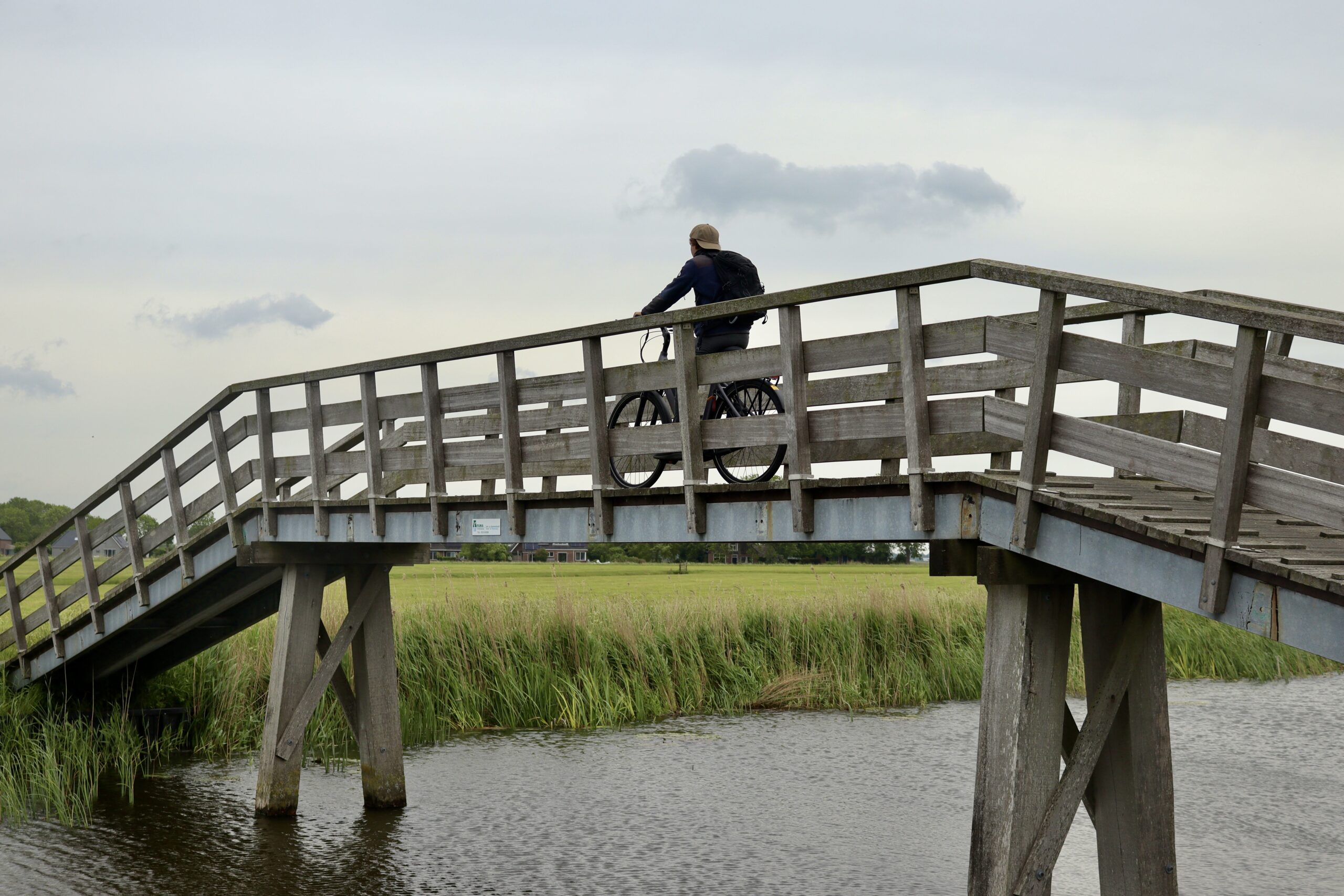 cykler-fra-leeuwarden-til-dokkum-bro-01