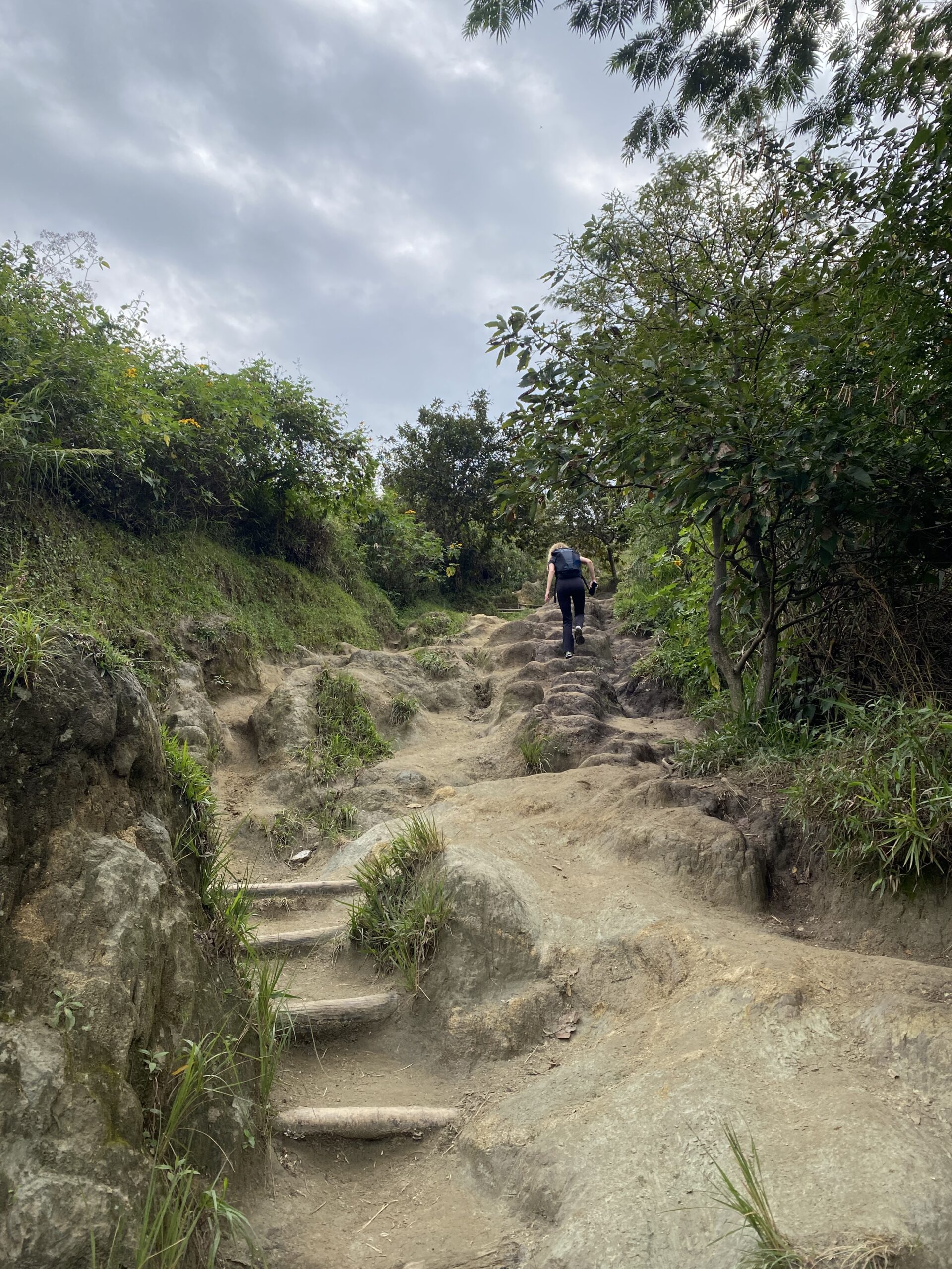 three-crosses-hike-in-medellin-02