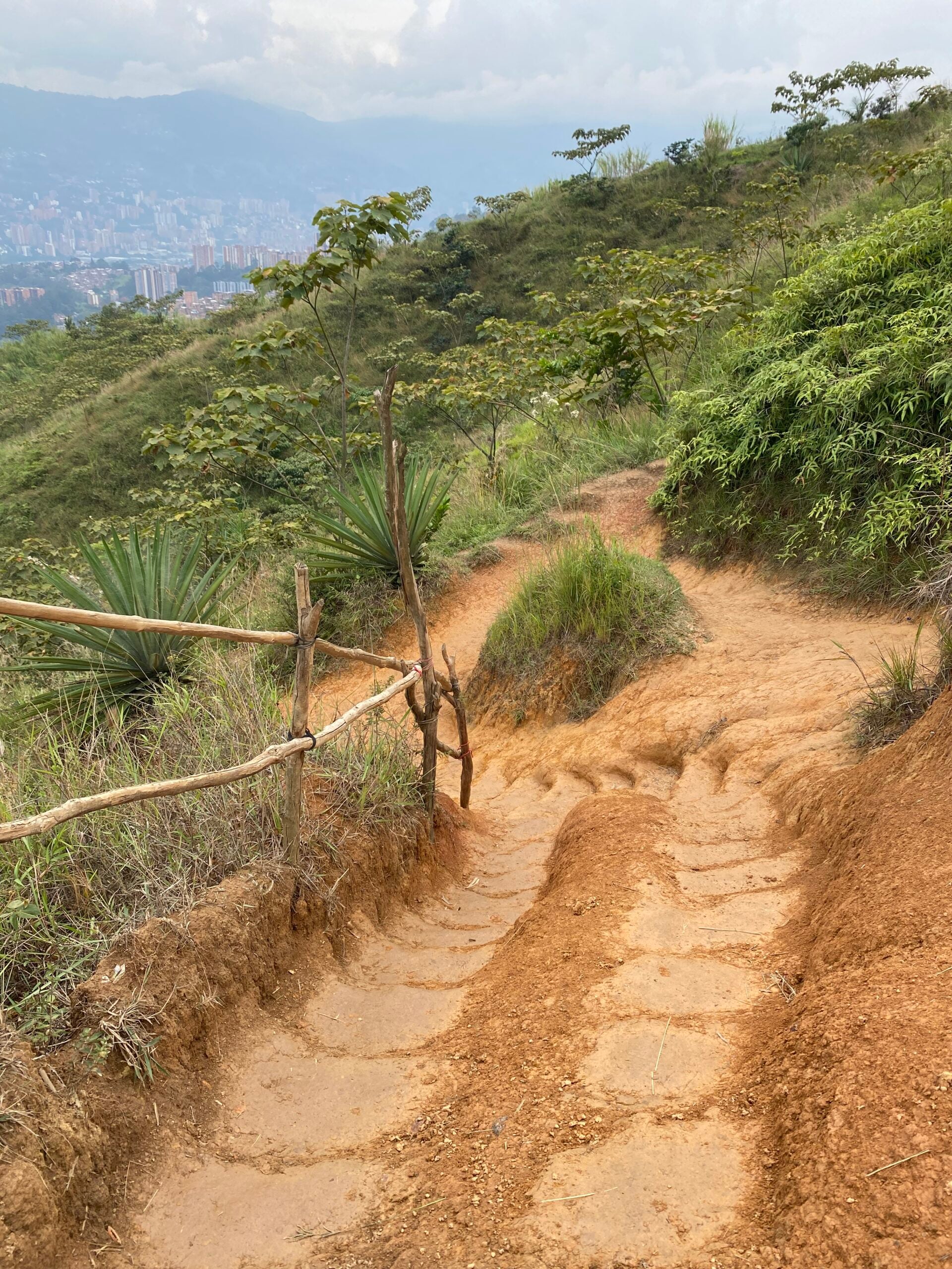 three-crosses-hike-in-medellin-05