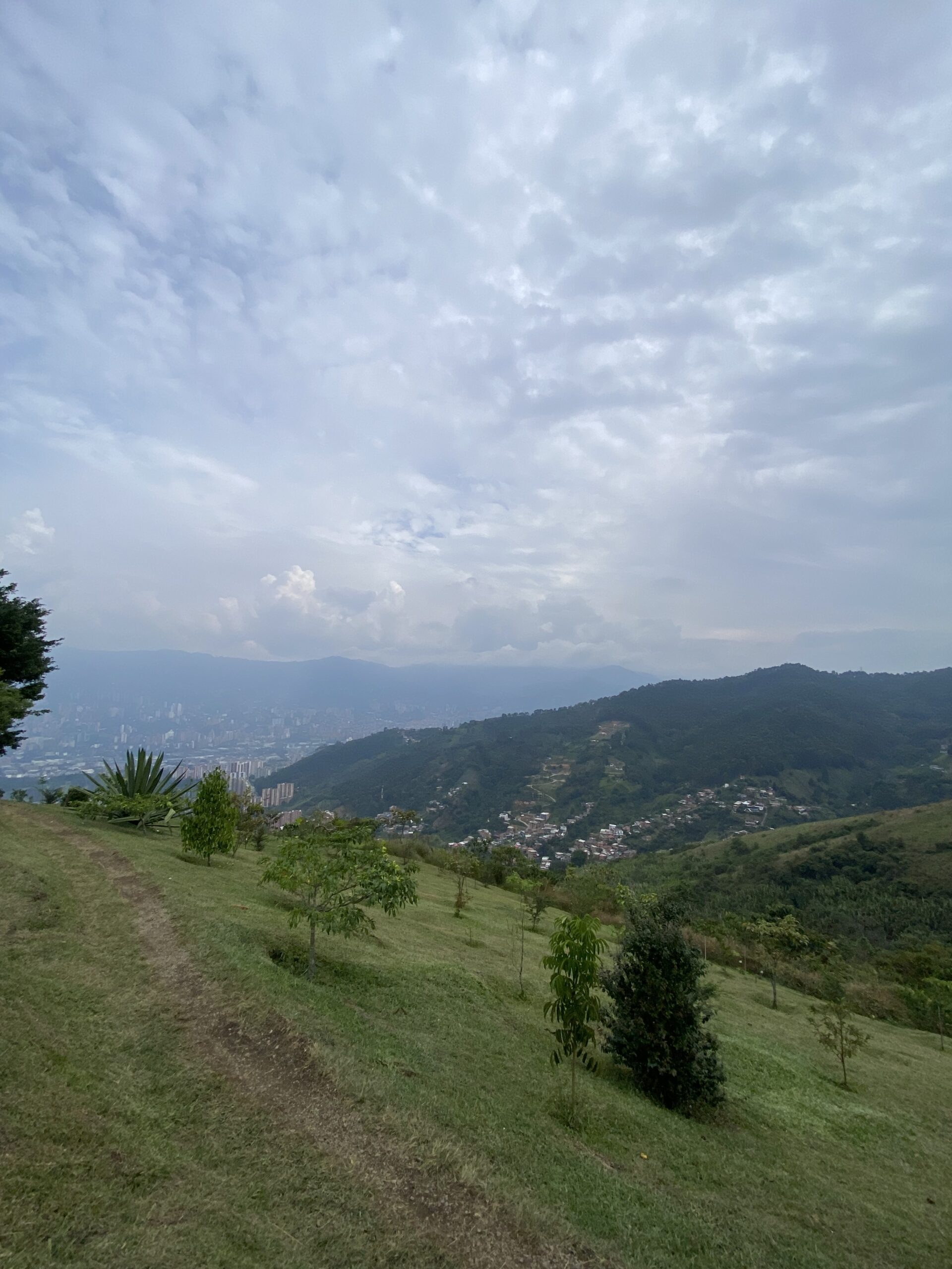 three-crosses-hike-in-medellin-12