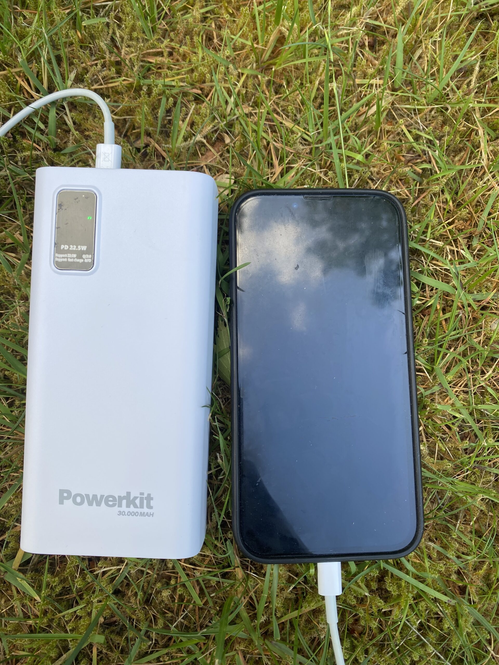 powerkit-powerbank-30000-mah-og-smartphone-01