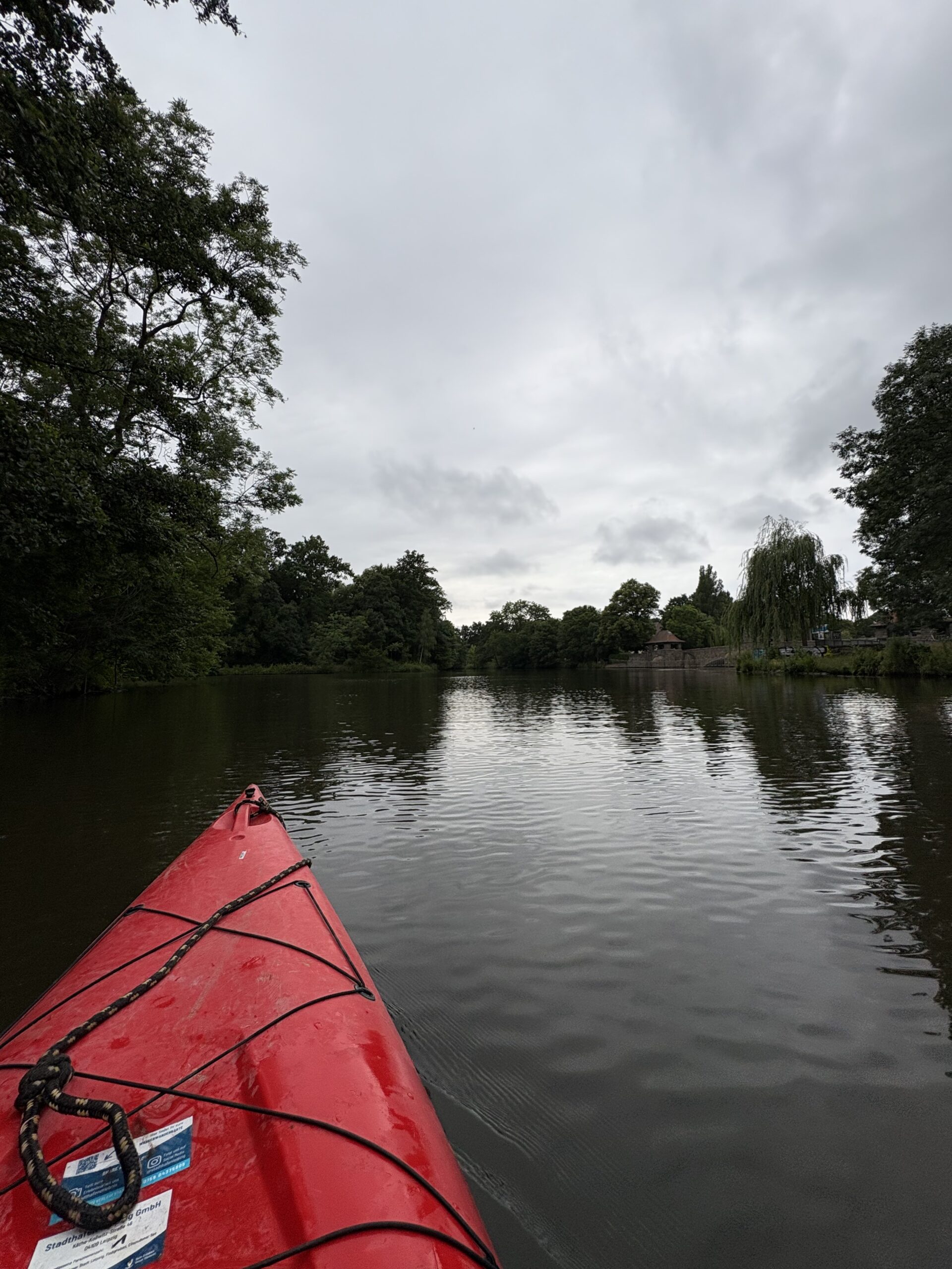 leipzig-kanal-med-kajak